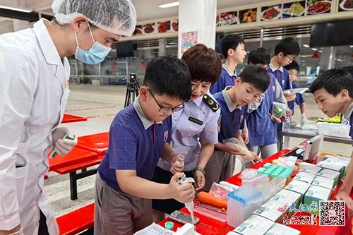 赣州市市场监管局开展食品安全 你点我检 进校园活动