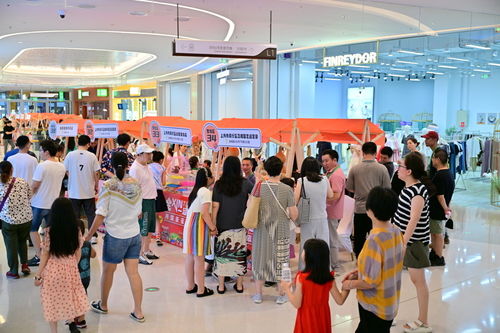 梅陇镇夜市周开幕,40个摊位除了吸引市民逛吃购物,还展示了一项成果