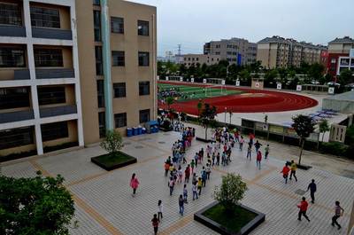 滁州市各学校举行防空演练纪念"九一八"---中国文明网