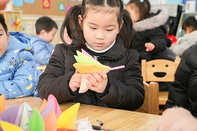 南谯区文明办--滁州市名儒园幼儿园开展庆3.8“送给她的礼物”活动