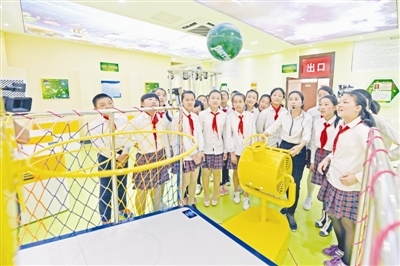 滁州市龙蟠幼儿园迎来首个校内小学生科技馆